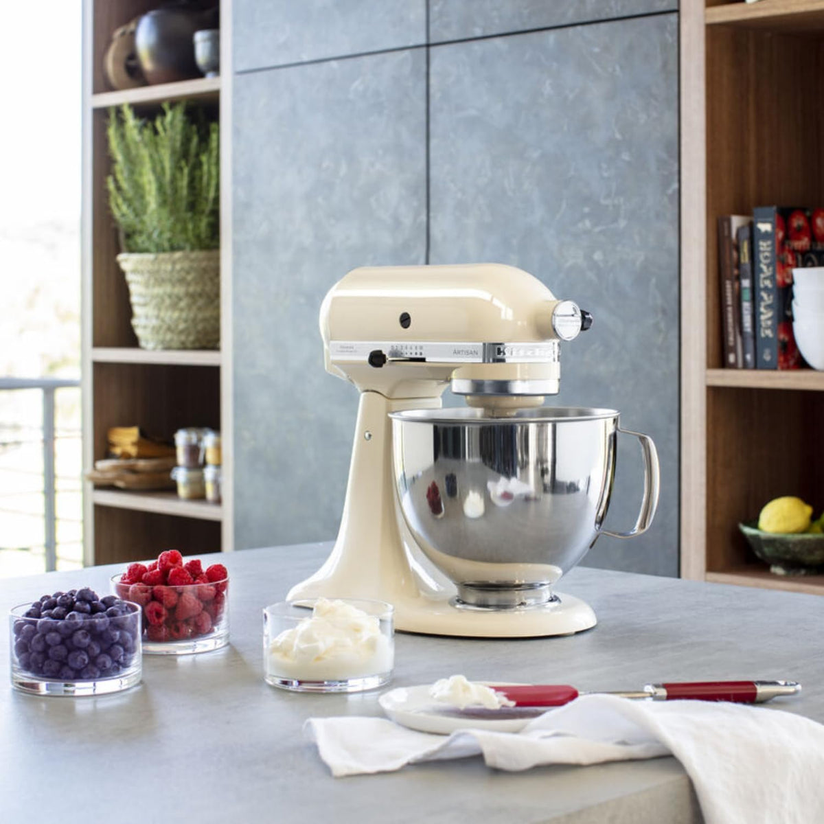 Robot pâtissier KitchenAid Artisan 4,8L – Beige