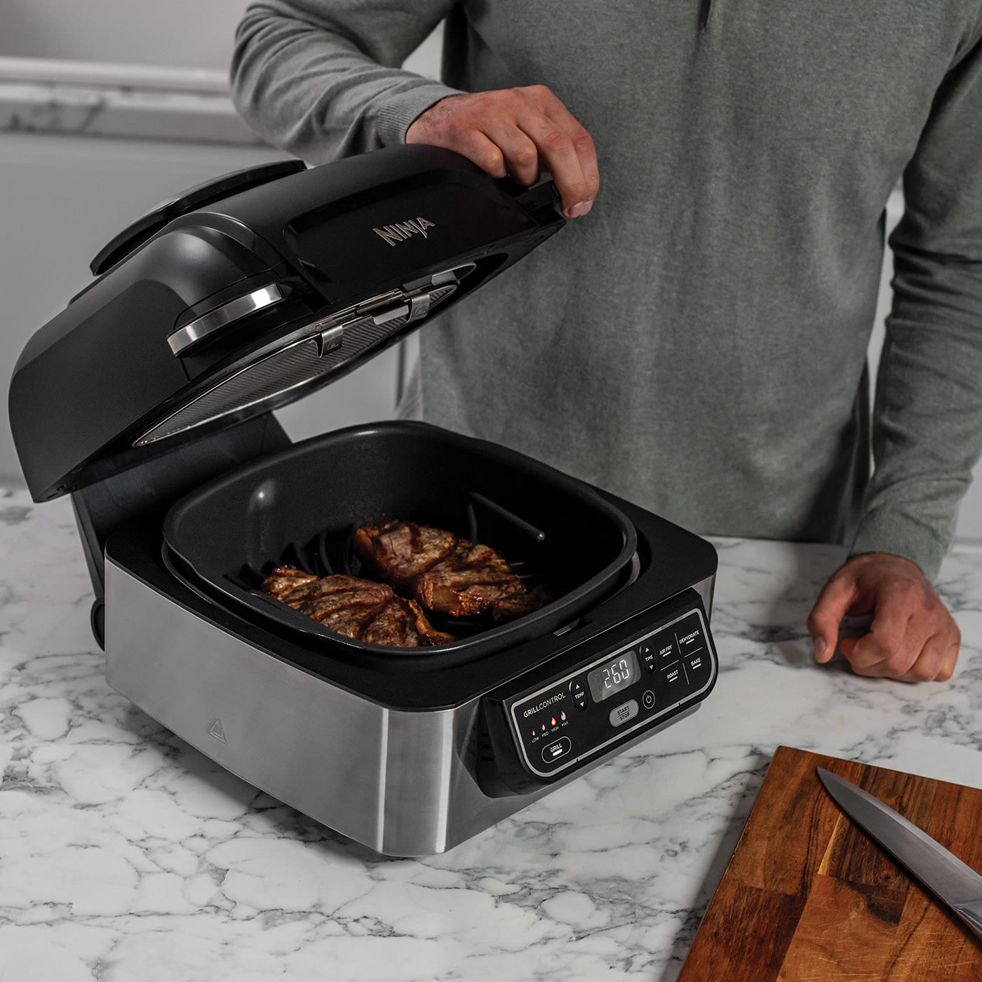 Friteuse Ninja Foodi Grill & Air Fryer d’intérieur 5-in-1 AG301EU