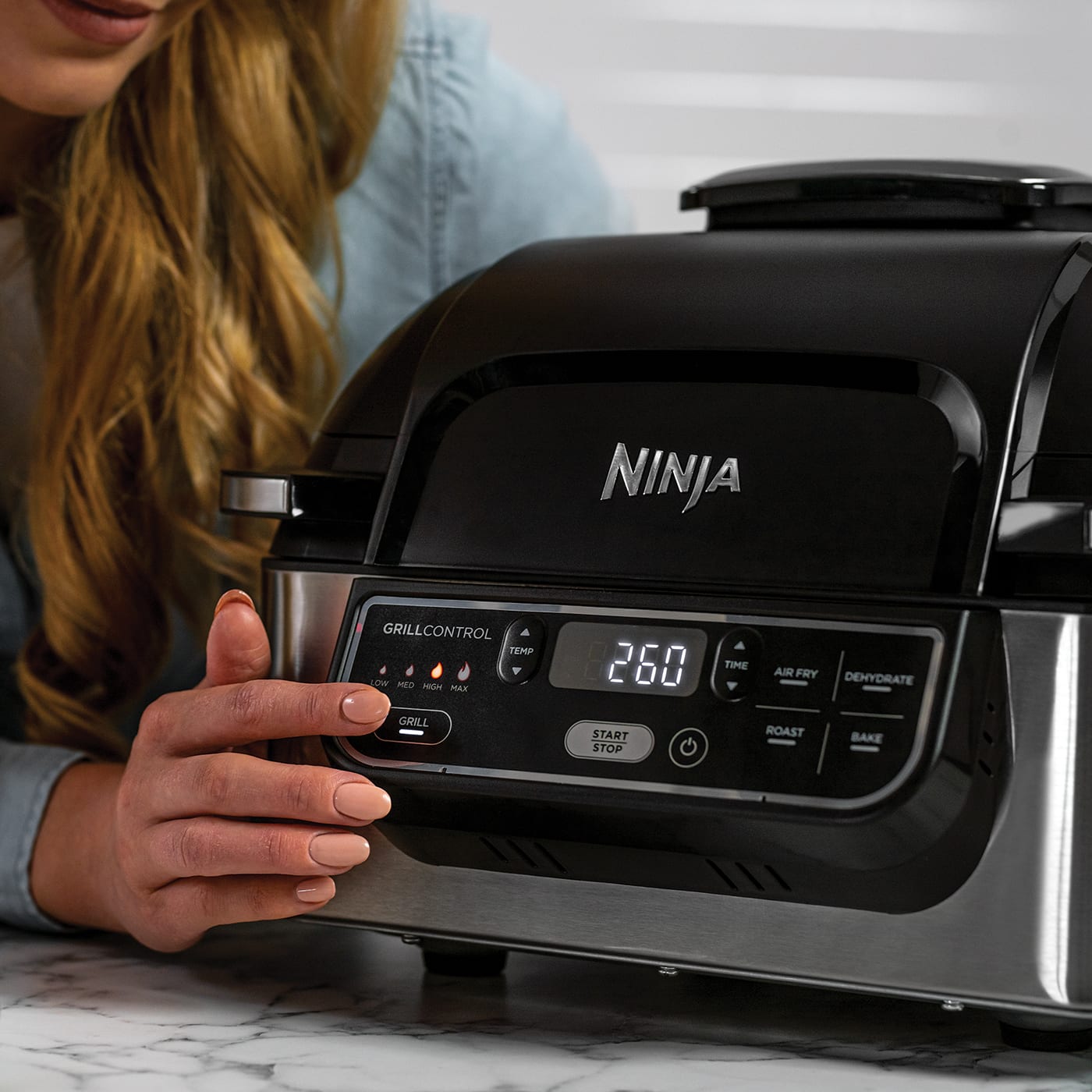 Friteuse Ninja Foodi Grill & Air Fryer d’intérieur 5-in-1 AG301EU